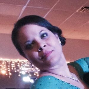 Meet your Posher, Chenoa